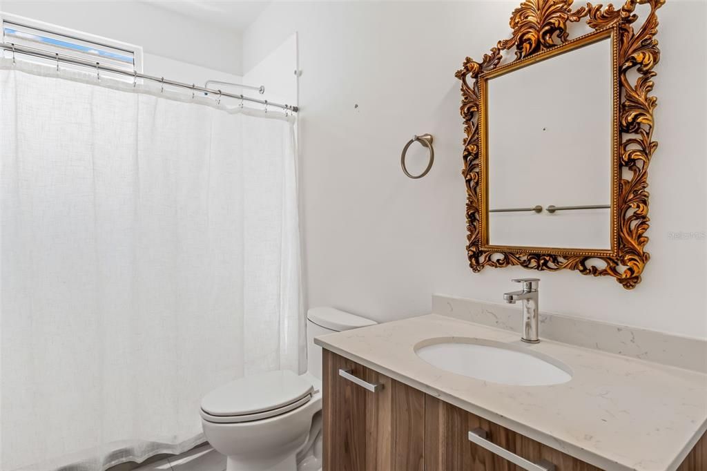 En Venta: $569,000 (4 camas, 3 baños, 2340 Pies cuadrados)