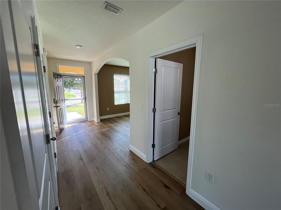 For Sale: $360,000 (4 beds, 2 baths, 2526 Square Feet)