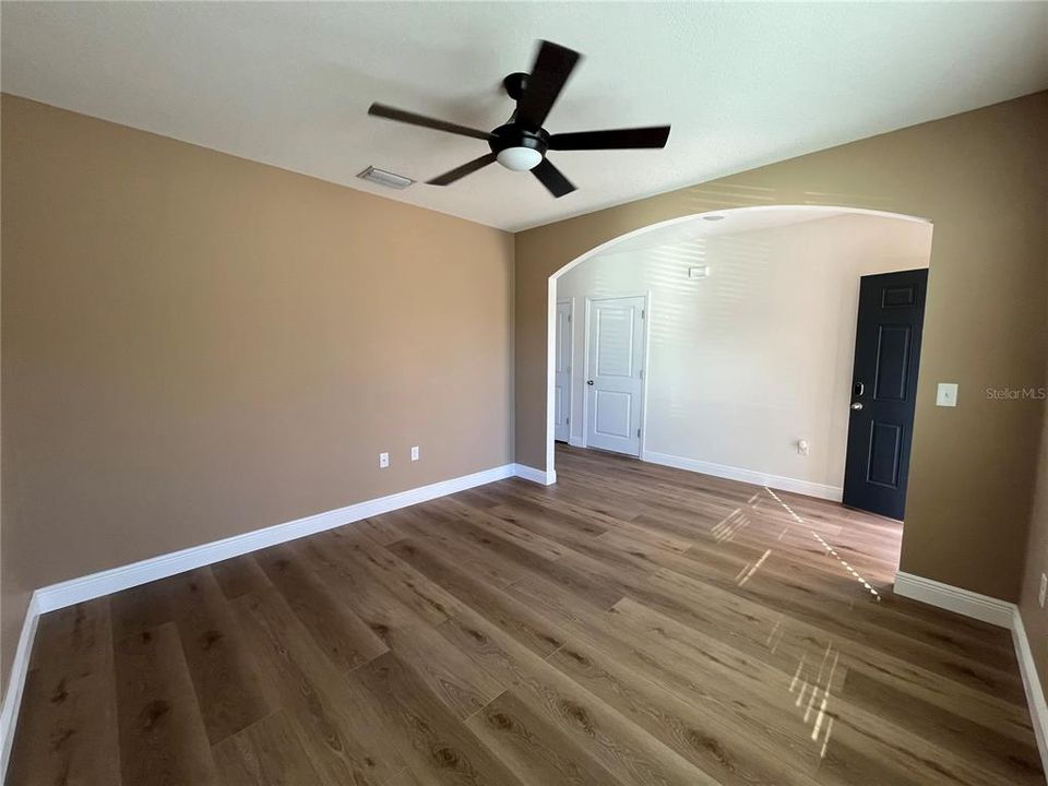 For Sale: $360,000 (4 beds, 2 baths, 2526 Square Feet)
