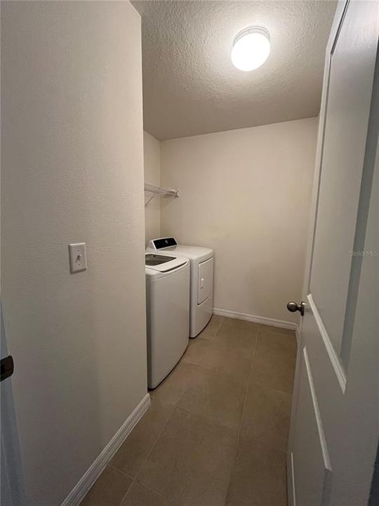 For Sale: $360,000 (4 beds, 2 baths, 2526 Square Feet)