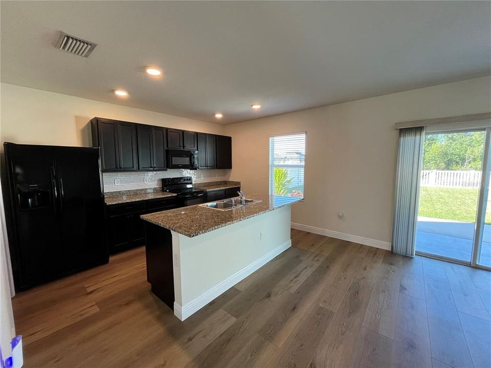 For Sale: $360,000 (4 beds, 2 baths, 2526 Square Feet)