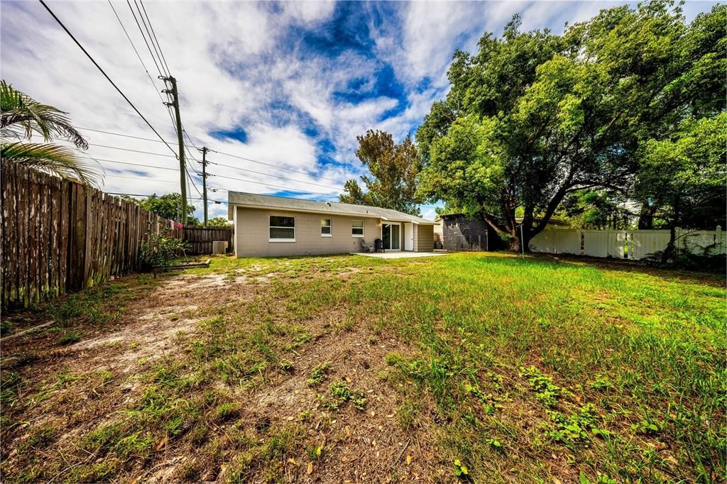 Active With Contract: $270,000 (2 beds, 1 baths, 1008 Square Feet)