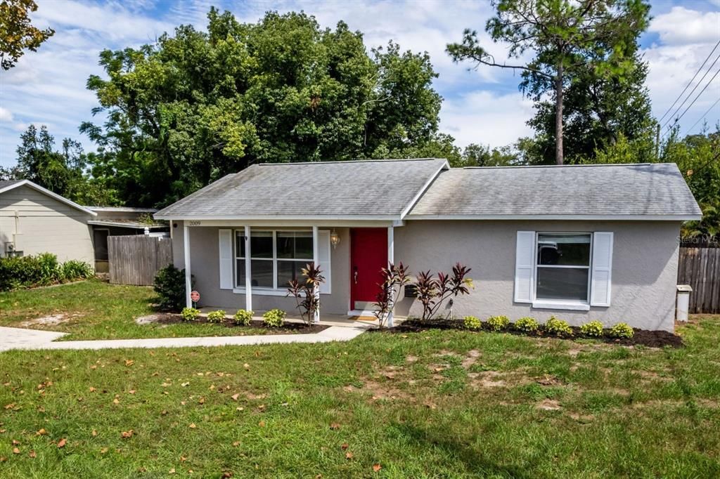 Active With Contract: $270,000 (2 beds, 1 baths, 1008 Square Feet)