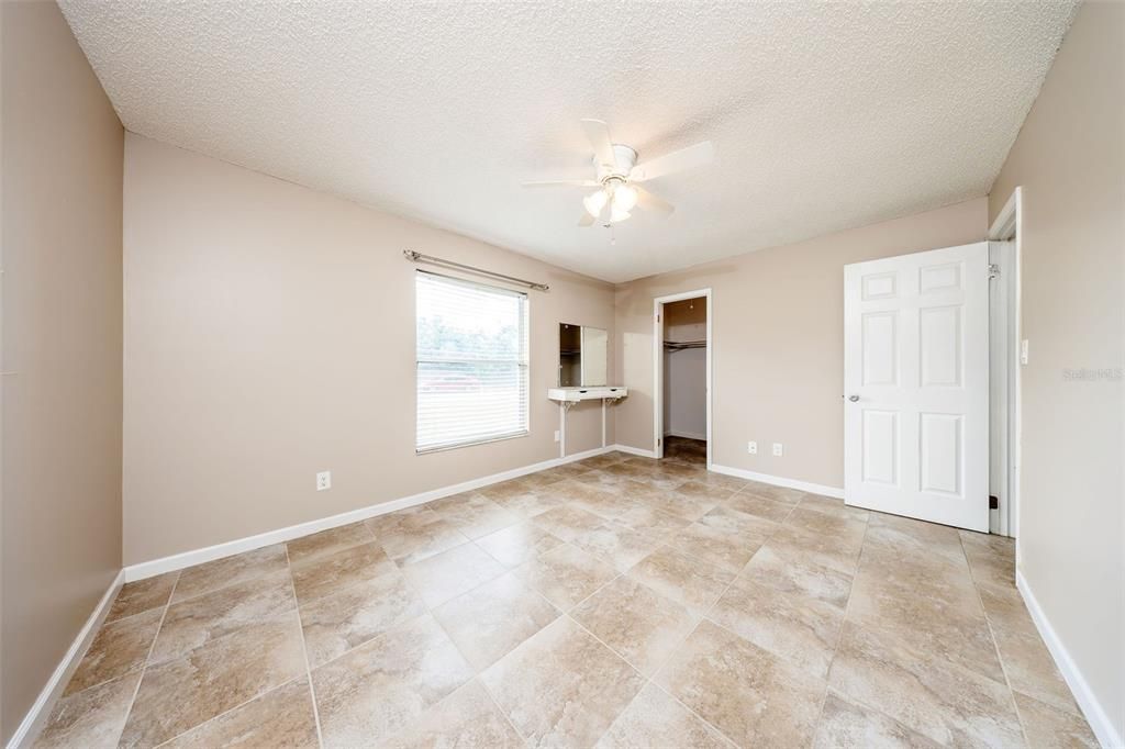 Active With Contract: $270,000 (2 beds, 1 baths, 1008 Square Feet)