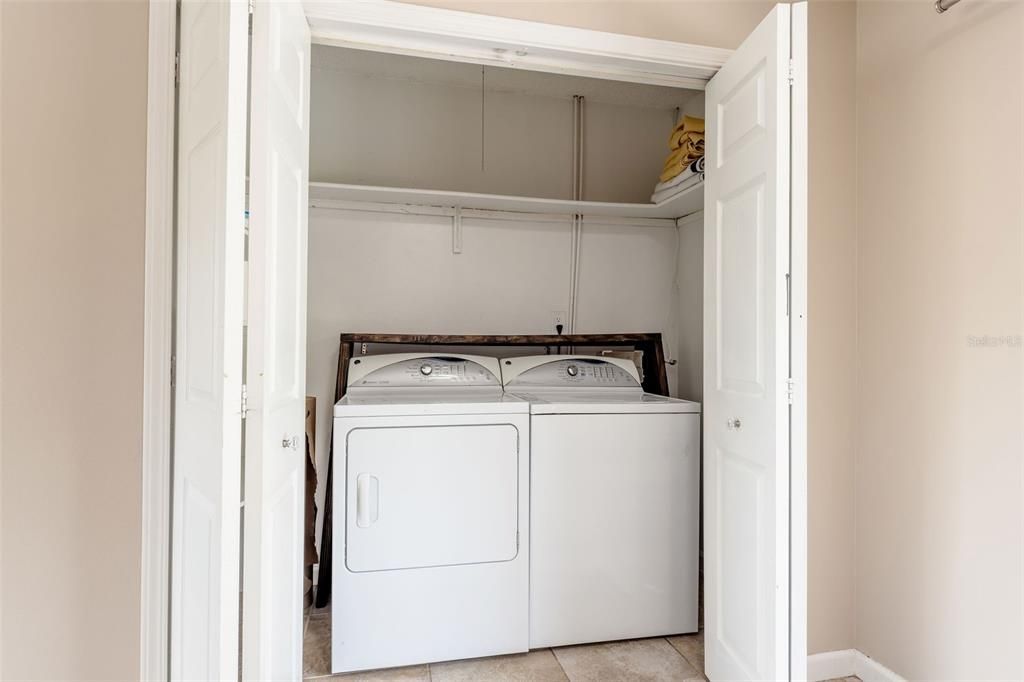 Active With Contract: $270,000 (2 beds, 1 baths, 1008 Square Feet)