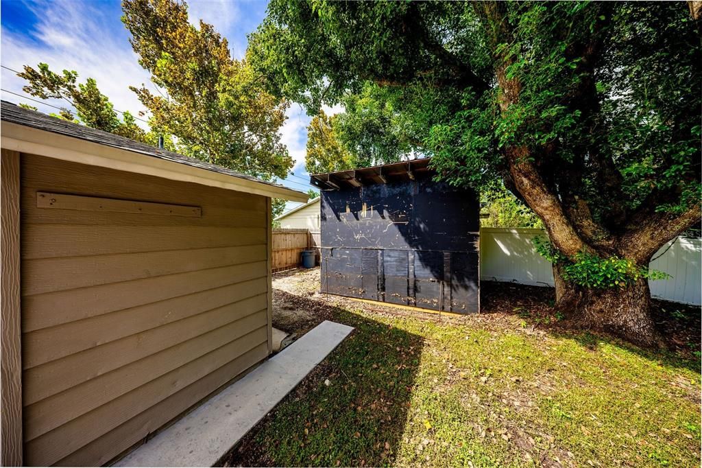 Active With Contract: $270,000 (2 beds, 1 baths, 1008 Square Feet)