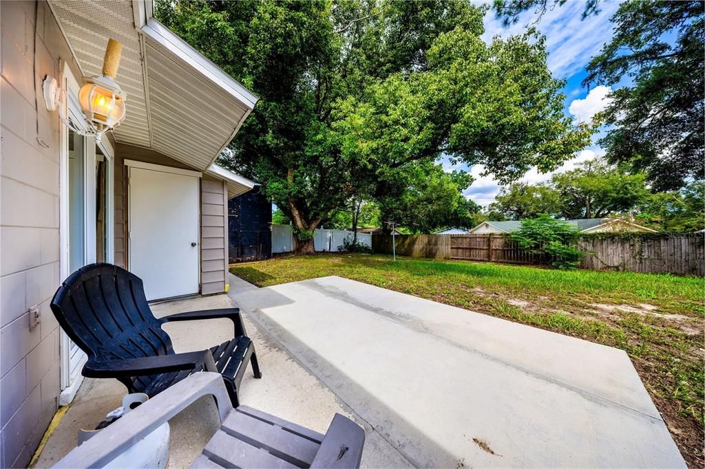 Active With Contract: $270,000 (2 beds, 1 baths, 1008 Square Feet)