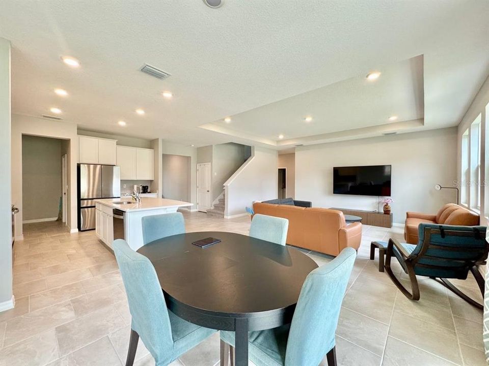 出租: $3,350 (4 贝兹, 3 浴室, 3313 平方英尺)