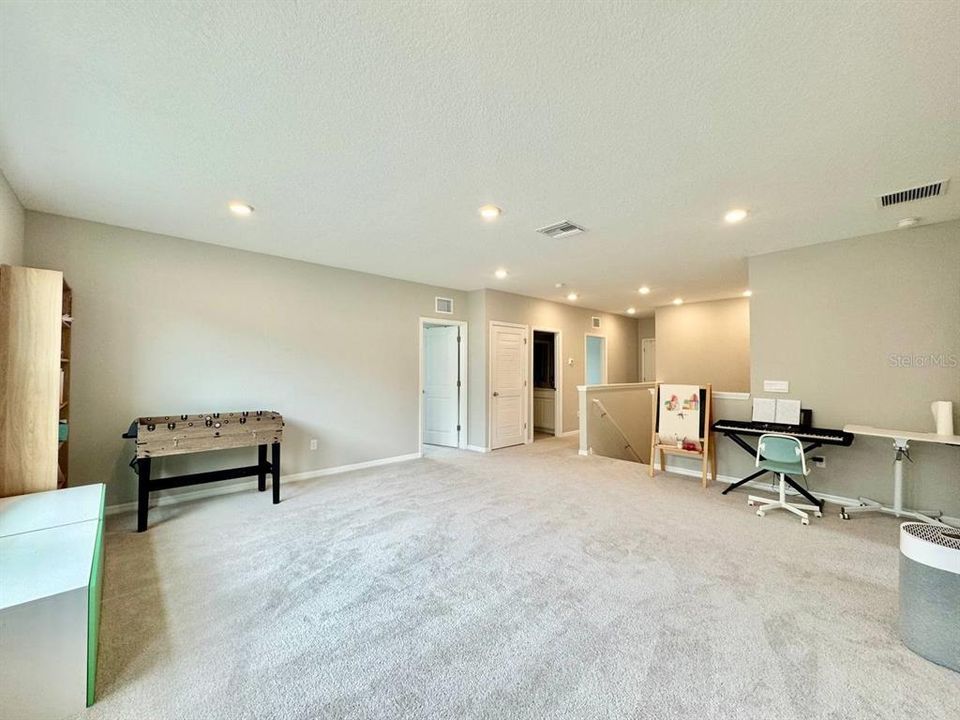 出租: $3,350 (4 贝兹, 3 浴室, 3313 平方英尺)