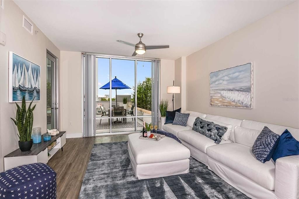 For Rent: $2,090 (1 beds, 1 baths, 852 Square Feet)
