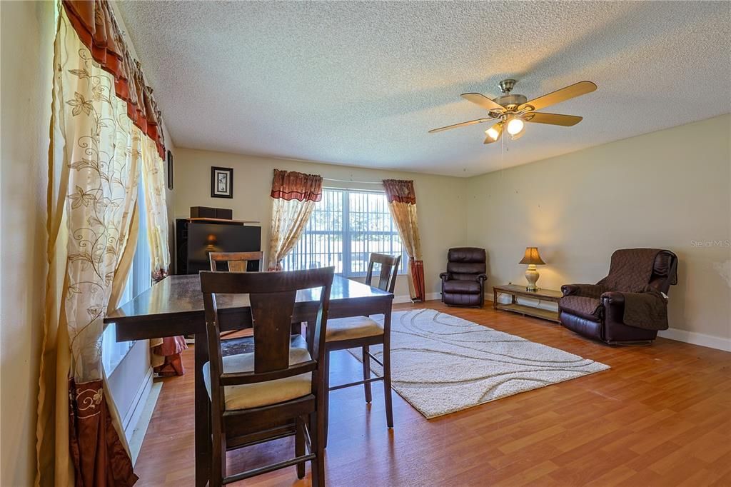 Active With Contract: $139,000 (3 beds, 2 baths, 1228 Square Feet)