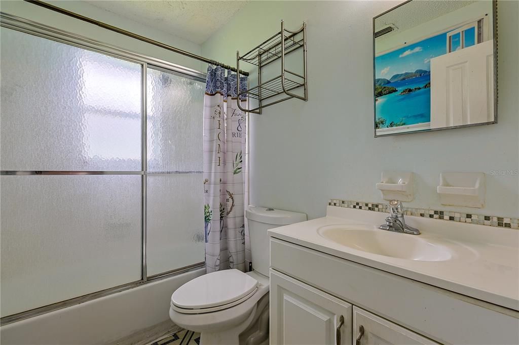 Active With Contract: $139,000 (3 beds, 2 baths, 1228 Square Feet)