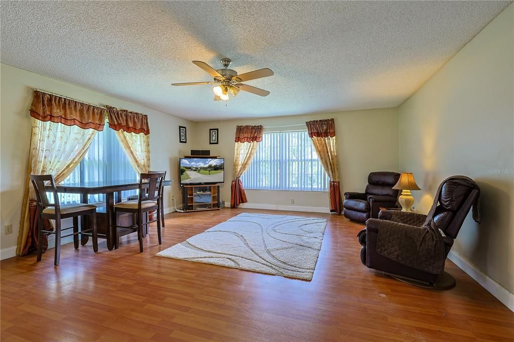 Active With Contract: $139,000 (3 beds, 2 baths, 1228 Square Feet)