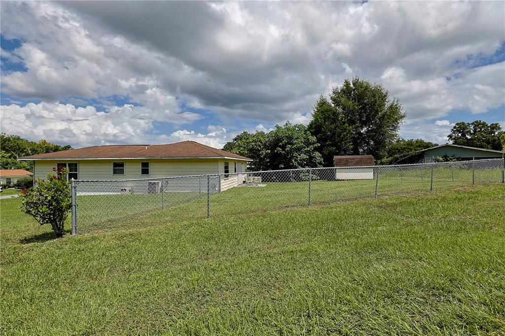 Active With Contract: $139,000 (3 beds, 2 baths, 1228 Square Feet)