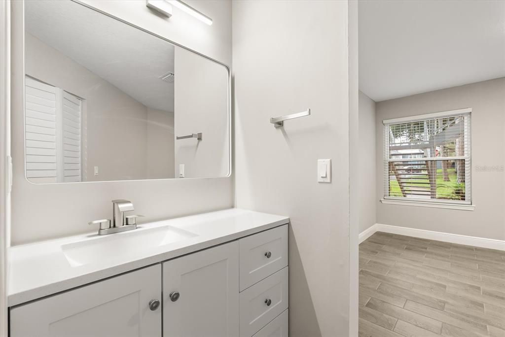 For Sale: $216,900 (2 beds, 2 baths, 912 Square Feet)