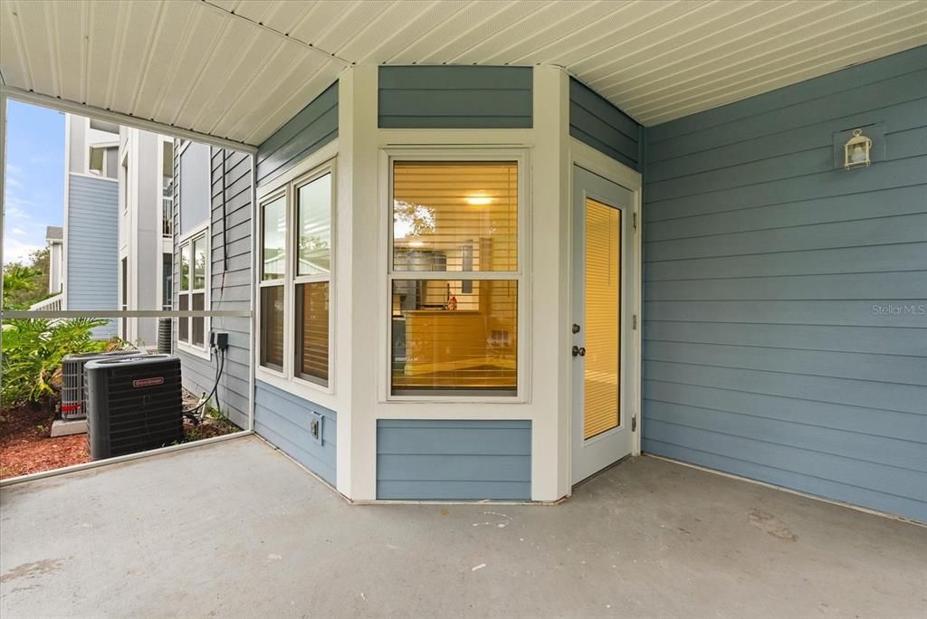 For Sale: $216,900 (2 beds, 2 baths, 912 Square Feet)