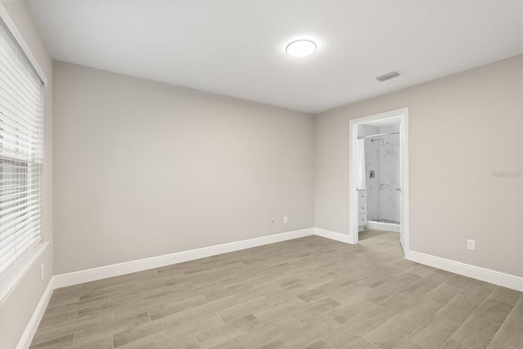 For Sale: $216,900 (2 beds, 2 baths, 912 Square Feet)