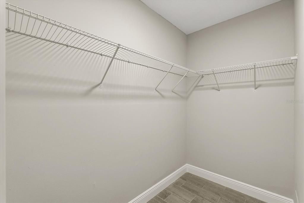 For Sale: $216,900 (2 beds, 2 baths, 912 Square Feet)