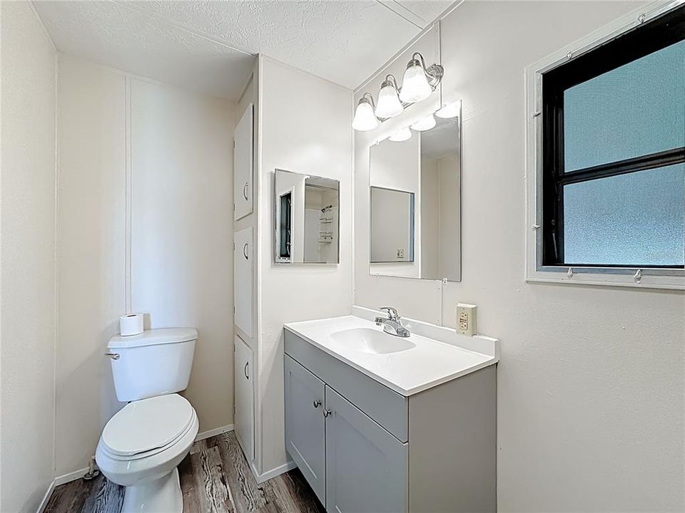 For Sale: $240,000 (2 beds, 2 baths, 1164 Square Feet)