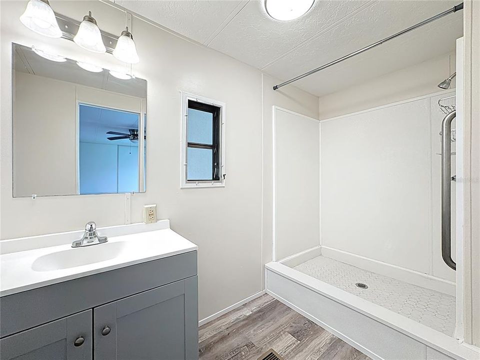 For Sale: $240,000 (2 beds, 2 baths, 1164 Square Feet)