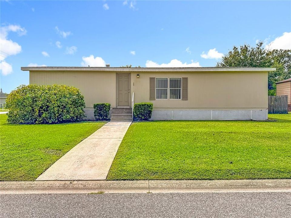 For Sale: $240,000 (2 beds, 2 baths, 1164 Square Feet)