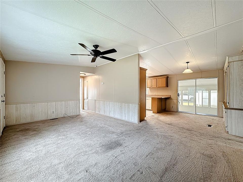 For Sale: $240,000 (2 beds, 2 baths, 1164 Square Feet)