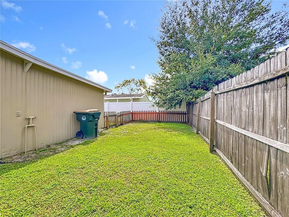 For Sale: $240,000 (2 beds, 2 baths, 1164 Square Feet)