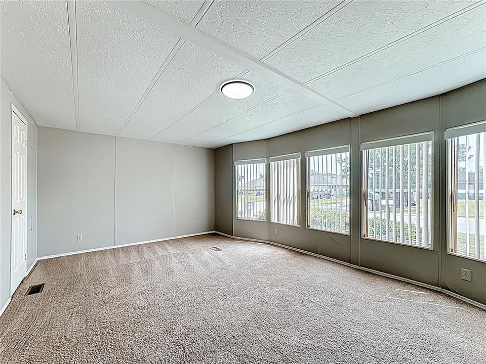 For Sale: $240,000 (2 beds, 2 baths, 1164 Square Feet)