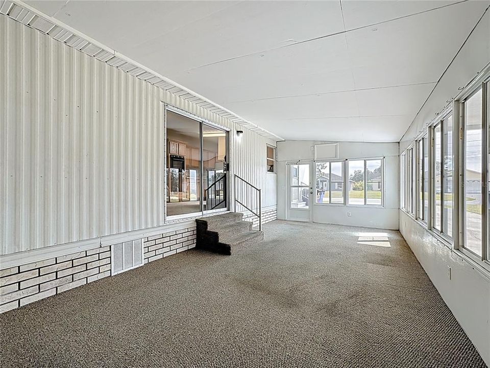 For Sale: $240,000 (2 beds, 2 baths, 1164 Square Feet)