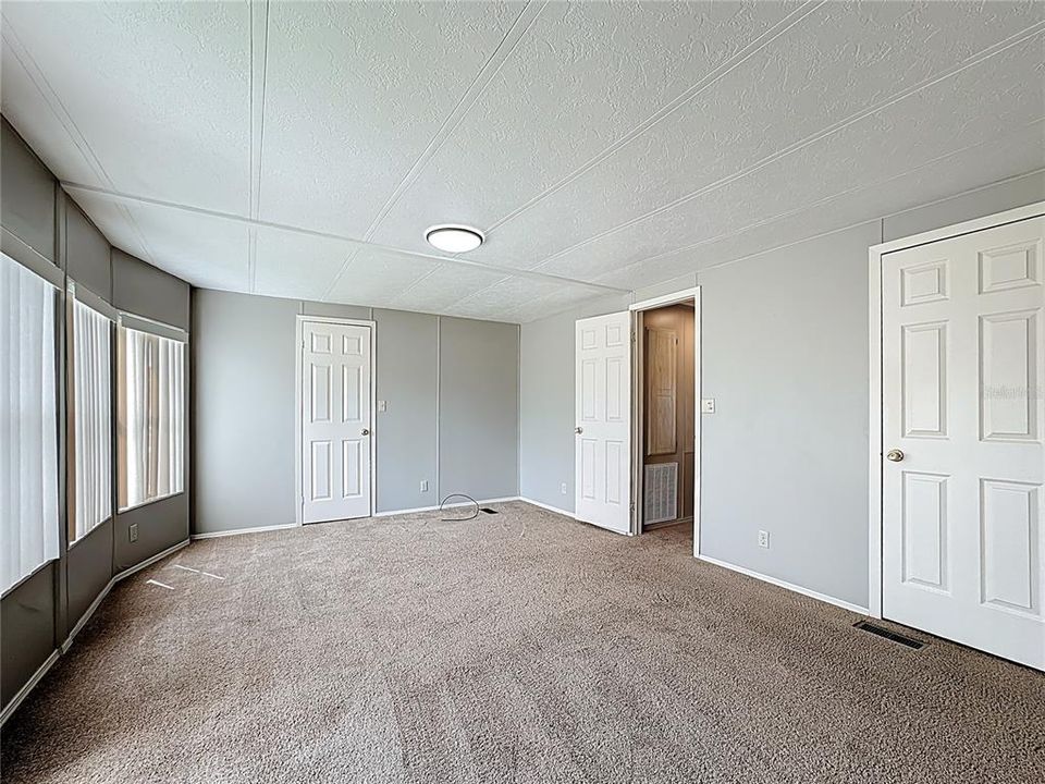 For Sale: $240,000 (2 beds, 2 baths, 1164 Square Feet)