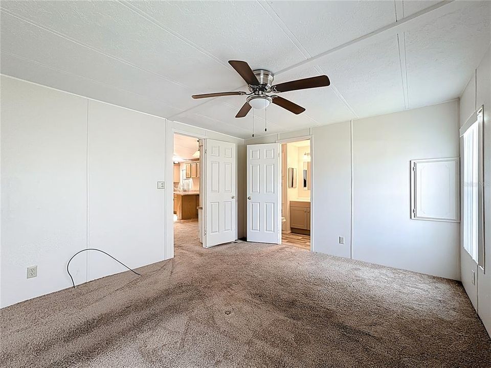 For Sale: $240,000 (2 beds, 2 baths, 1164 Square Feet)