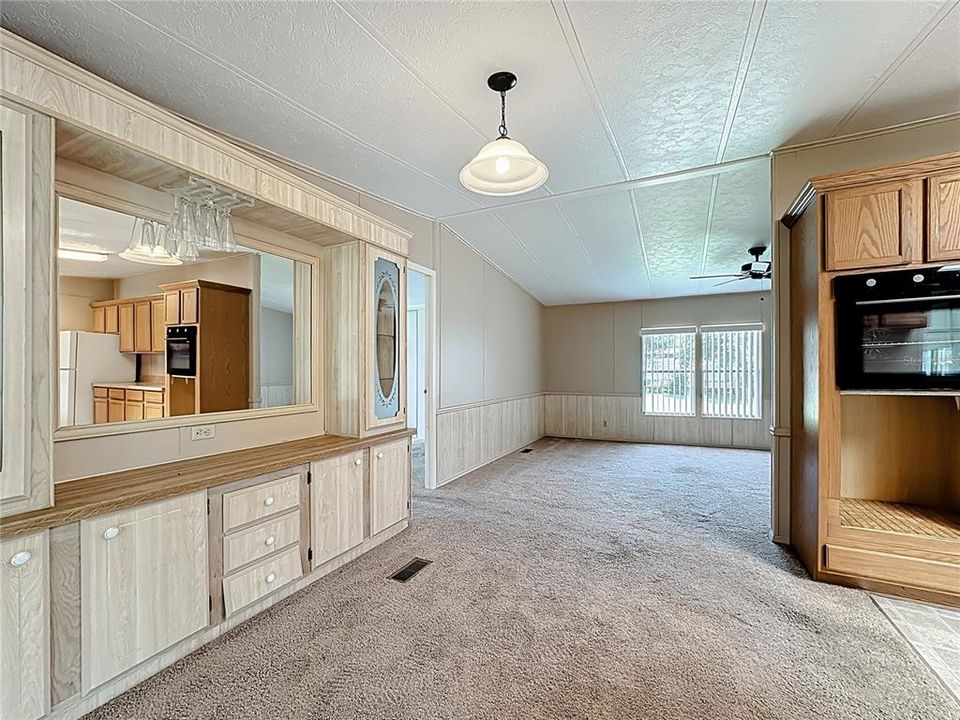 For Sale: $240,000 (2 beds, 2 baths, 1164 Square Feet)