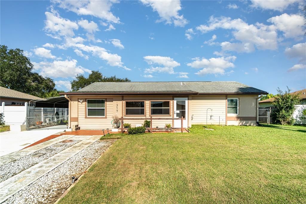 Active With Contract: $284,000 (2 beds, 1 baths, 1507 Square Feet)