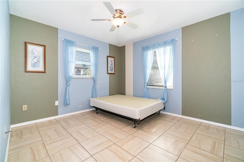 Active With Contract: $284,000 (2 beds, 1 baths, 1507 Square Feet)