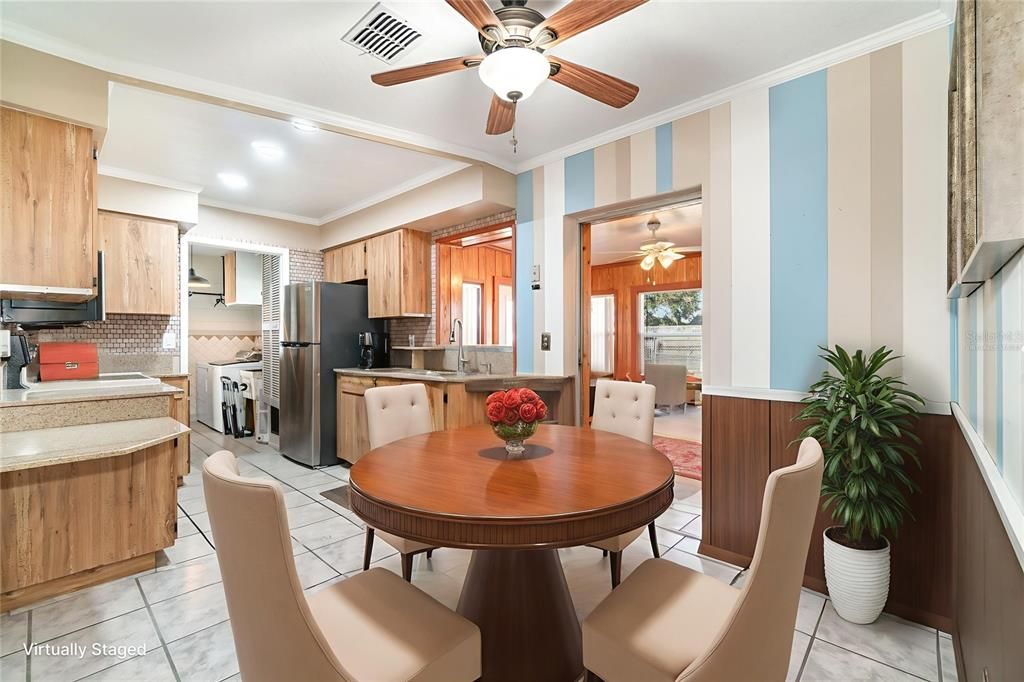 Active With Contract: $284,000 (2 beds, 1 baths, 1507 Square Feet)