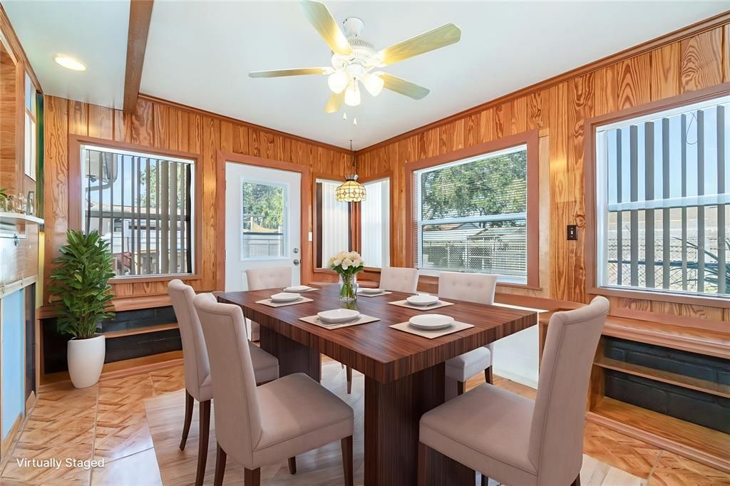 Active With Contract: $284,000 (2 beds, 1 baths, 1507 Square Feet)