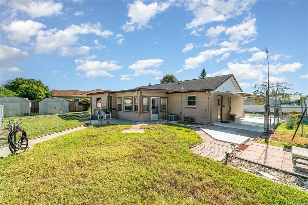 Active With Contract: $284,000 (2 beds, 1 baths, 1507 Square Feet)