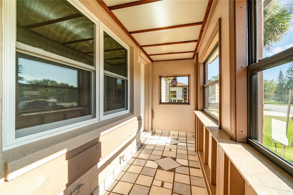 Active With Contract: $284,000 (2 beds, 1 baths, 1507 Square Feet)