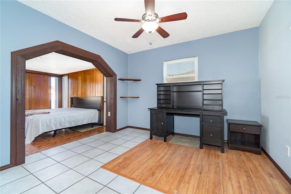 Active With Contract: $284,000 (2 beds, 1 baths, 1507 Square Feet)