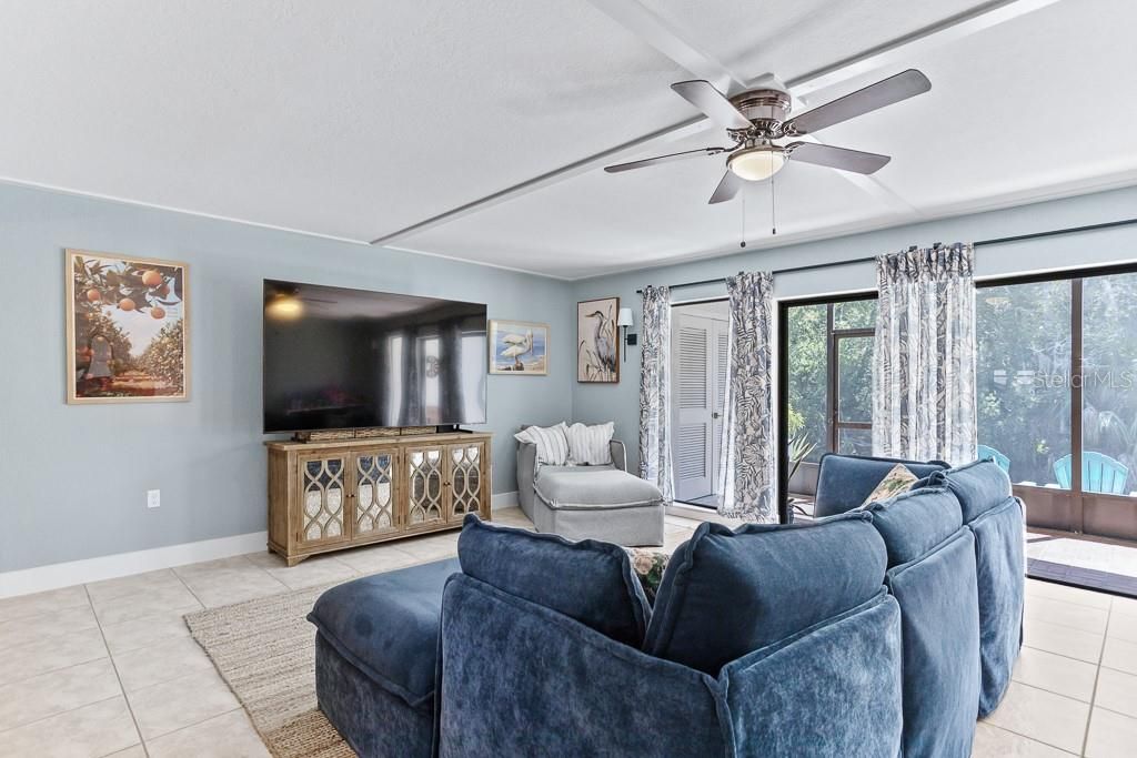 For Sale: $299,000 (3 beds, 2 baths, 1755 Square Feet)