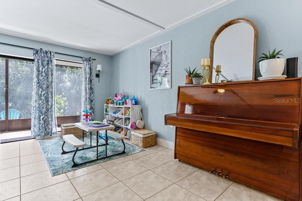 For Sale: $299,000 (3 beds, 2 baths, 1755 Square Feet)