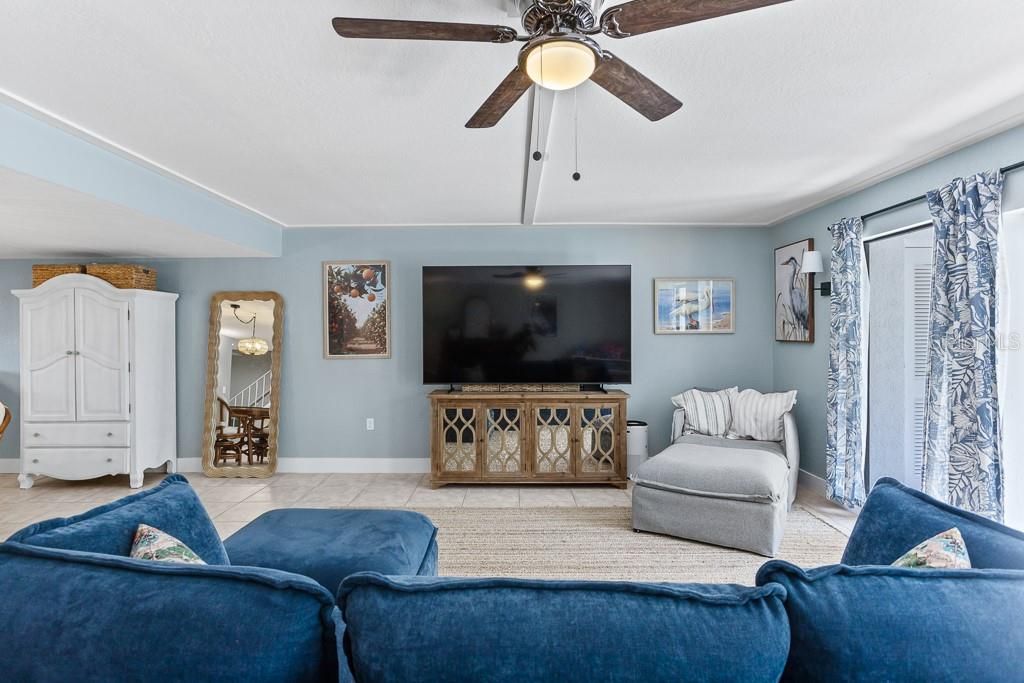 For Sale: $299,000 (3 beds, 2 baths, 1755 Square Feet)