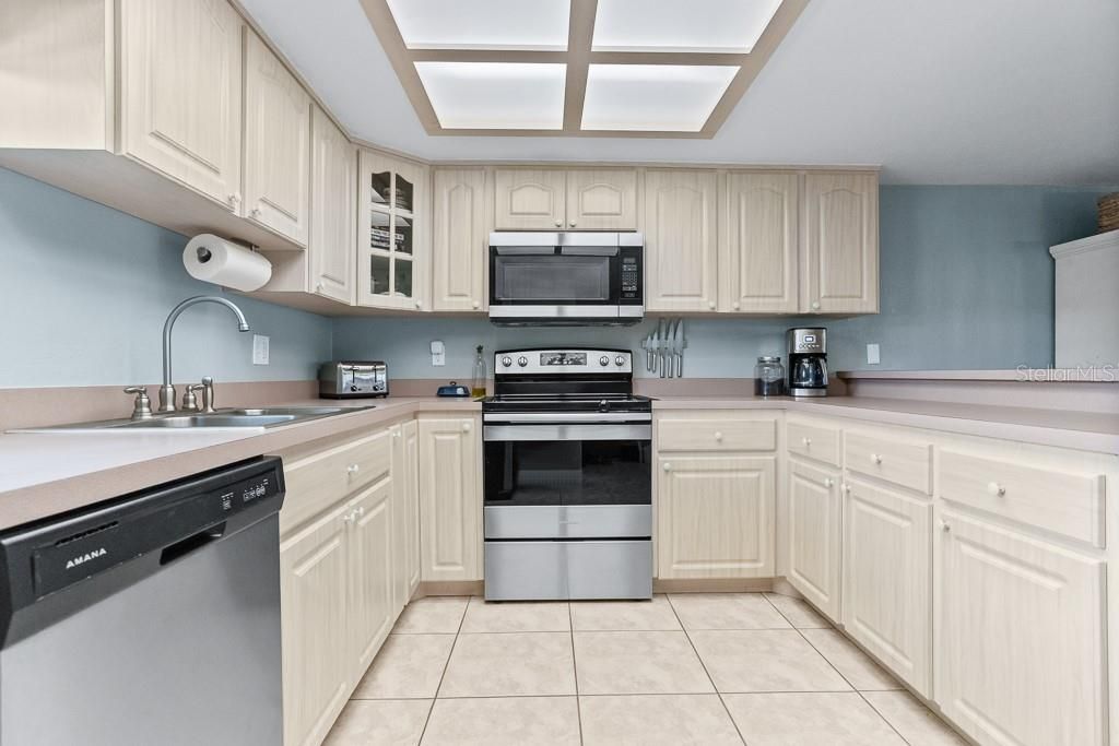 For Sale: $299,000 (3 beds, 2 baths, 1755 Square Feet)