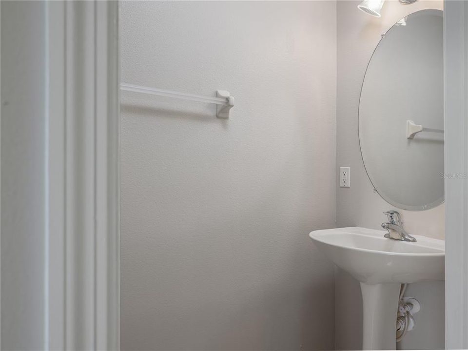 待售: $244,000 (2 贝兹, 2 浴室, 987 平方英尺)