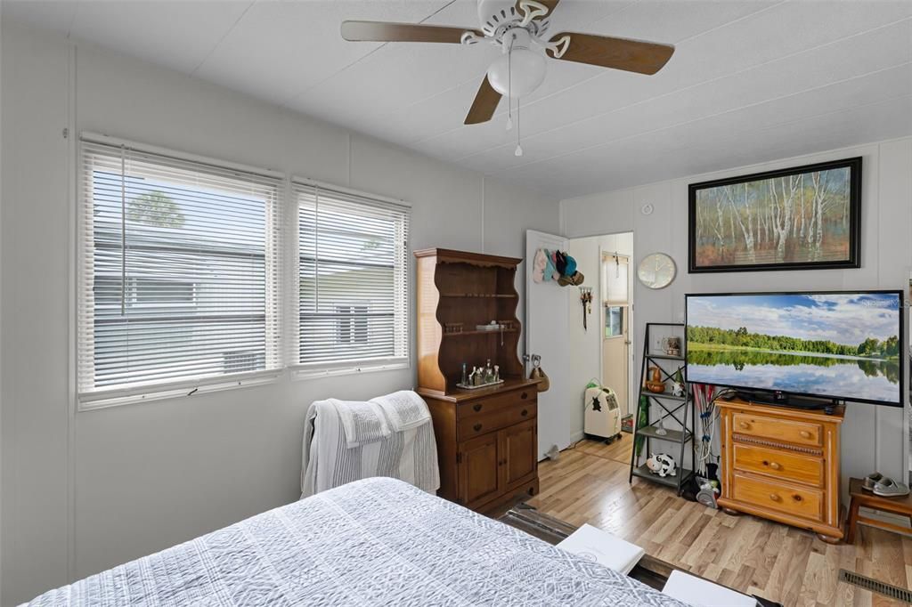 For Sale: $74,500 (1 beds, 1 baths, 624 Square Feet)