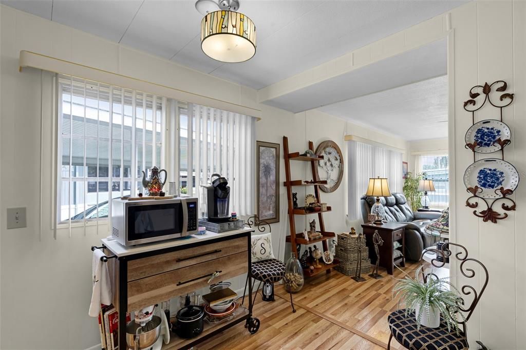 For Sale: $74,500 (1 beds, 1 baths, 624 Square Feet)