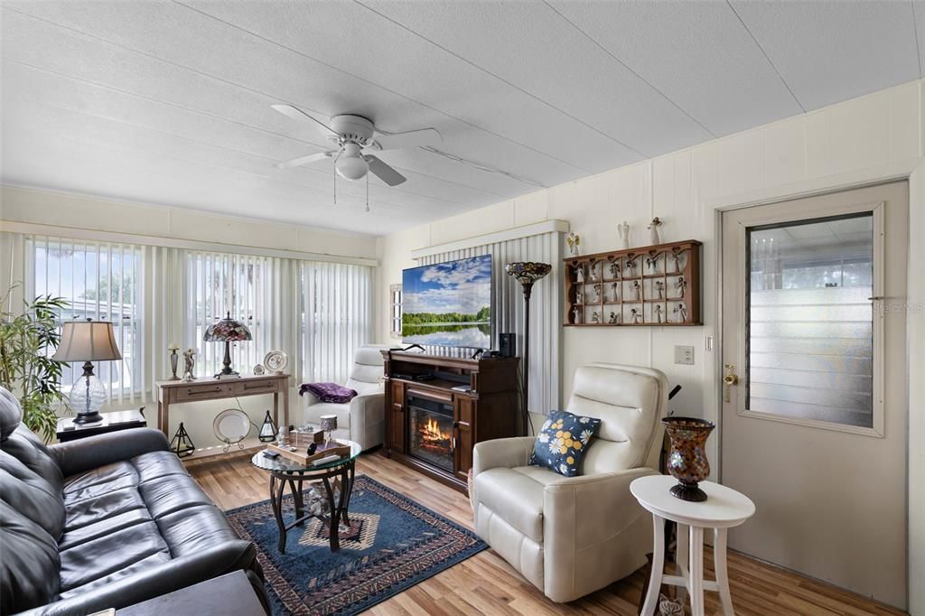 For Sale: $74,500 (1 beds, 1 baths, 624 Square Feet)