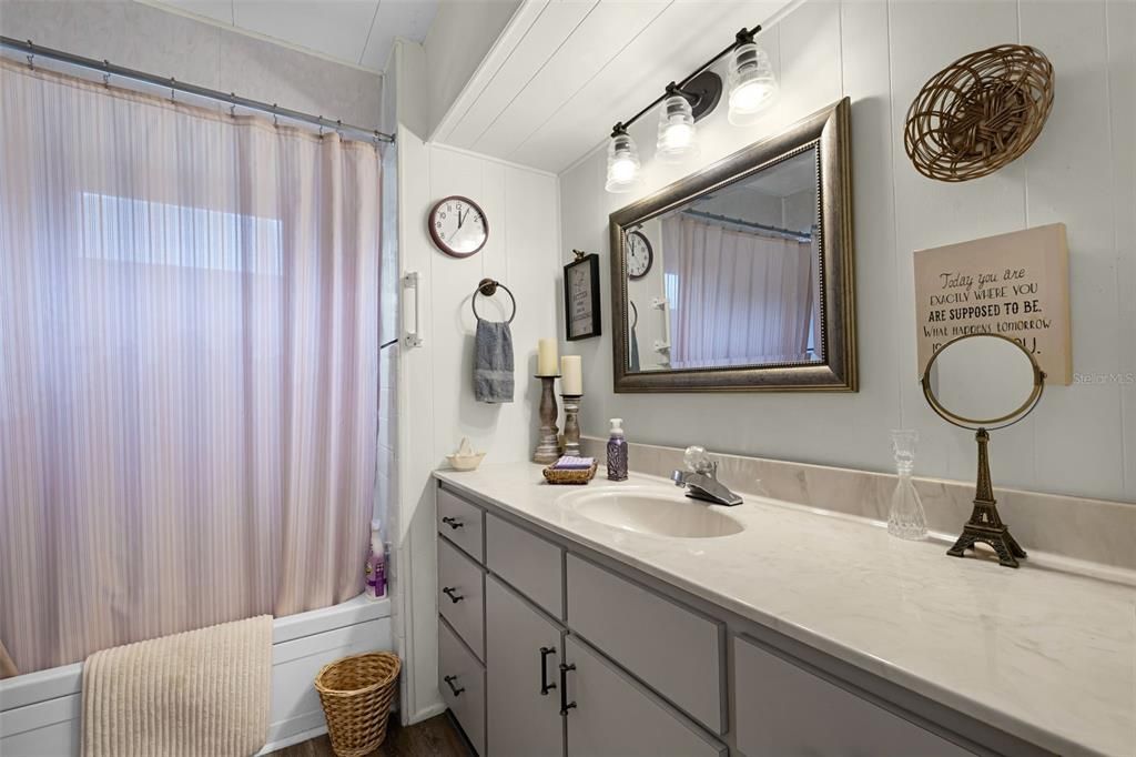 For Sale: $74,500 (1 beds, 1 baths, 624 Square Feet)