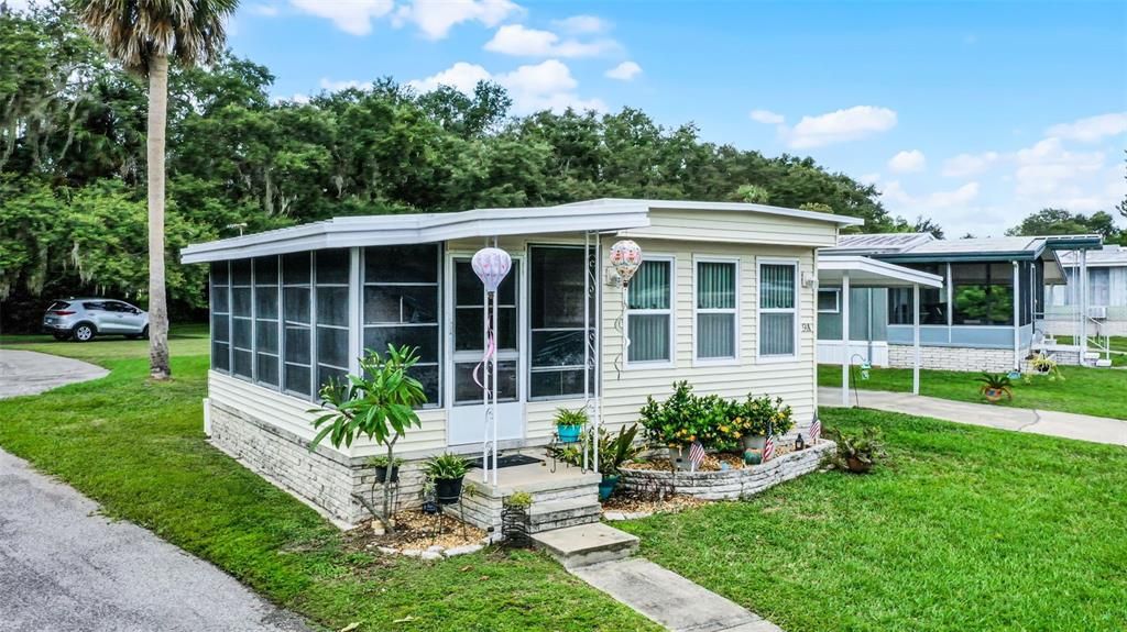 For Sale: $74,500 (1 beds, 1 baths, 624 Square Feet)