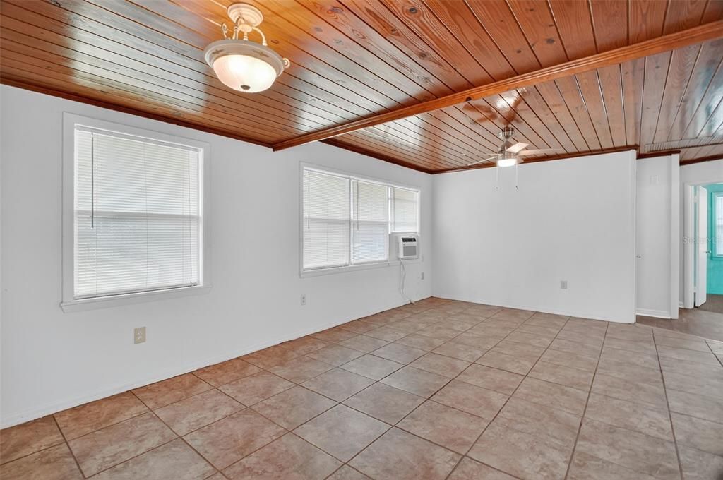 En Venta: $129,000 (2 camas, 1 baños, 624 Pies cuadrados)